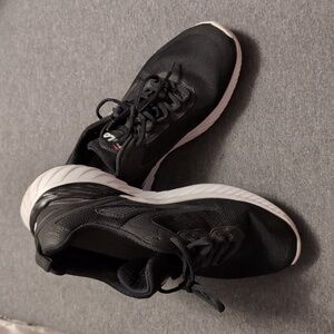 Black Fila shoes size 9